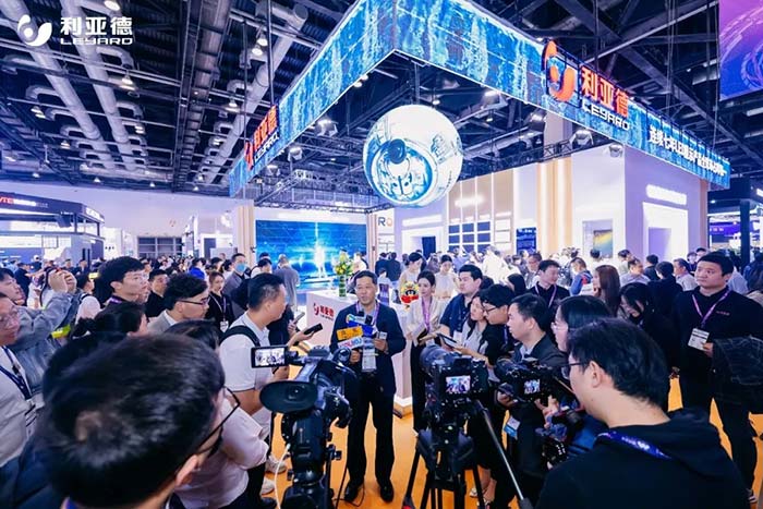 “AI显示+艺术融合” 利亚德携多款重磅新品引爆InfoComm China