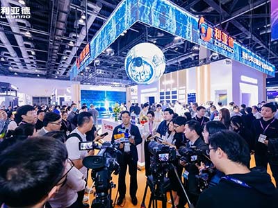 “AI显示+艺术融合” 利亚德携多款重磅新品引爆InfoComm China